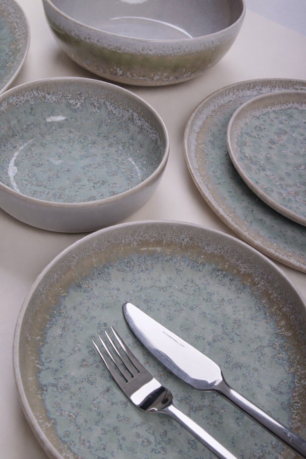 Ice Green Porcelain Dinner Set – 26 Pieces - طقم عشاء بورسلين ٢٦ قطعه من فتحي محمود