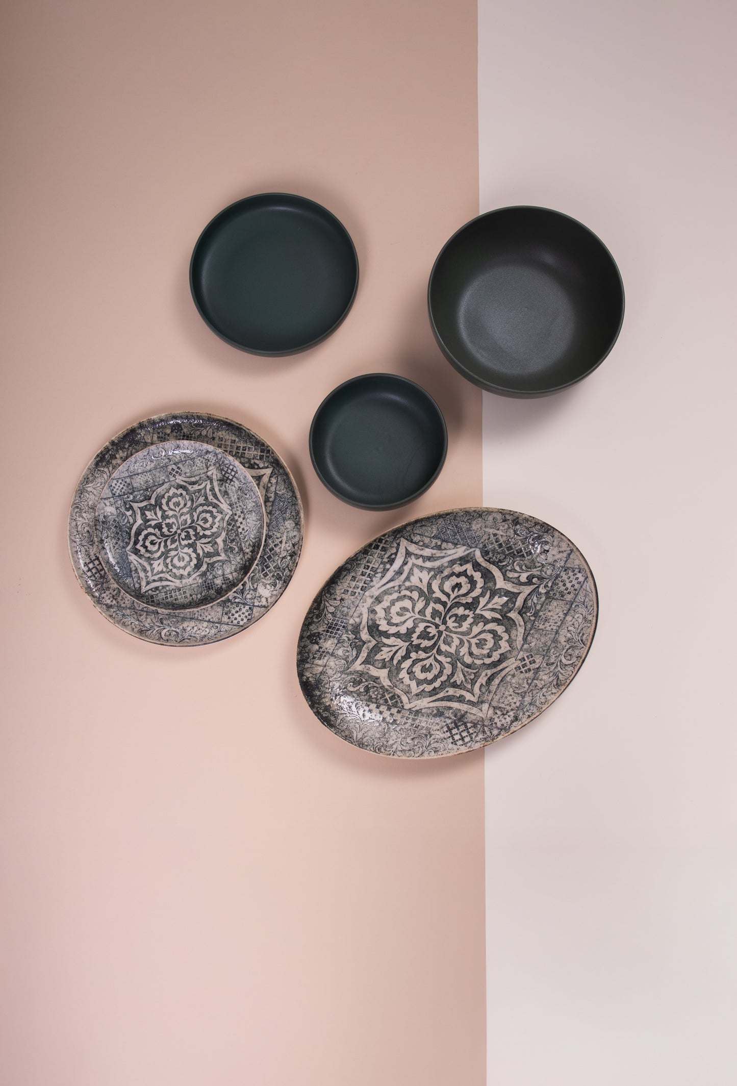 Ghurnata Porcelain Dinner Set – 26 Pieces - طقم عشاء بورسلين ٢٦ قطعه من فتحي محمود